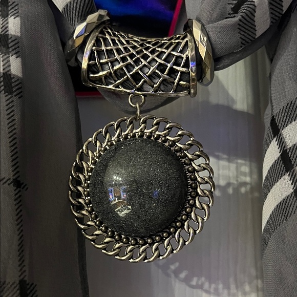 Elegant Black and Gray Plaid Scarf - Picture 2 of 3